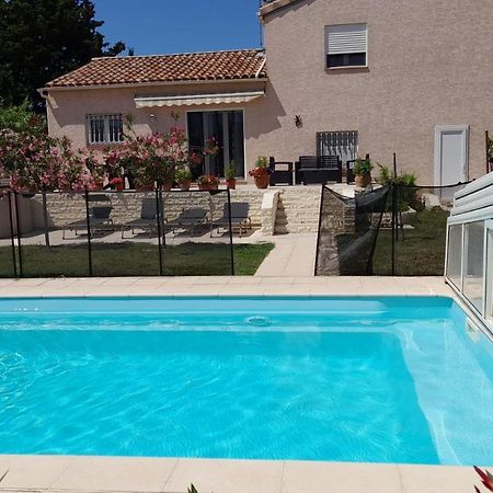 Villa Avec Plage A Pied Et Grande Piscine Сен Мари ла Мер Екстериор снимка