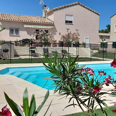 Villa Avec Plage A Pied Et Grande Piscine Сен Мари ла Мер Екстериор снимка