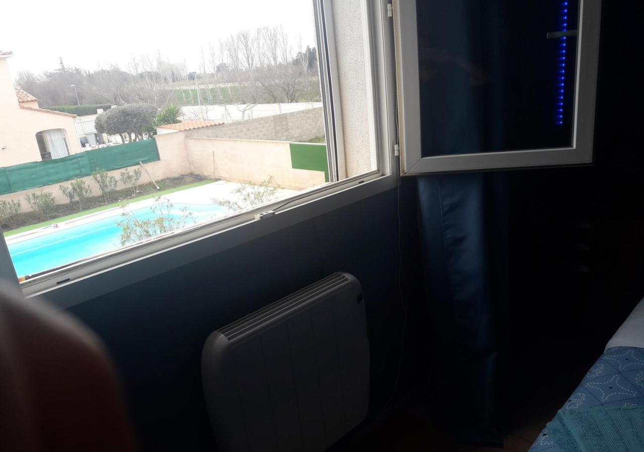 Villa Avec Plage A Pied Et Grande Piscine Сен Мари ла Мер Екстериор снимка