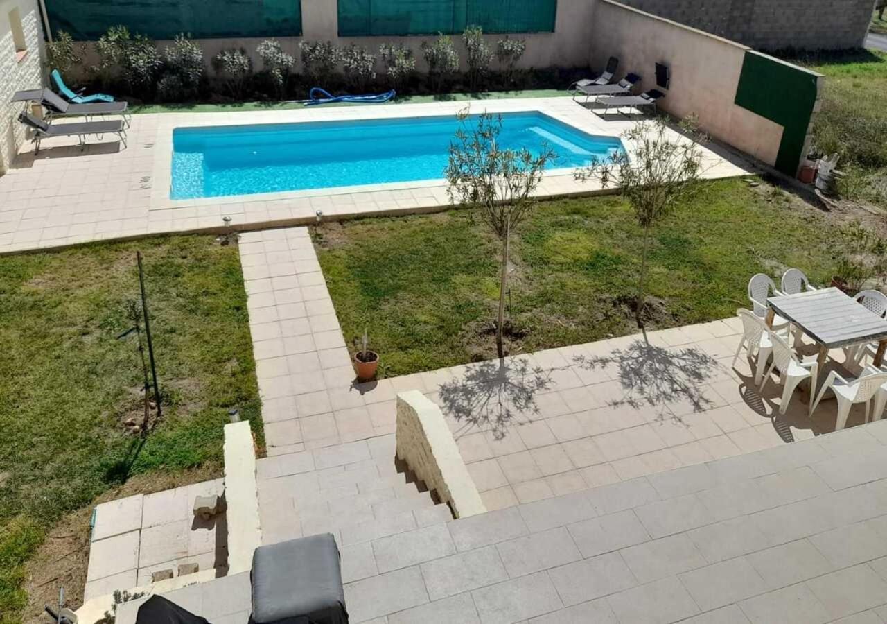 Villa Avec Plage A Pied Et Grande Piscine Сен Мари ла Мер Екстериор снимка