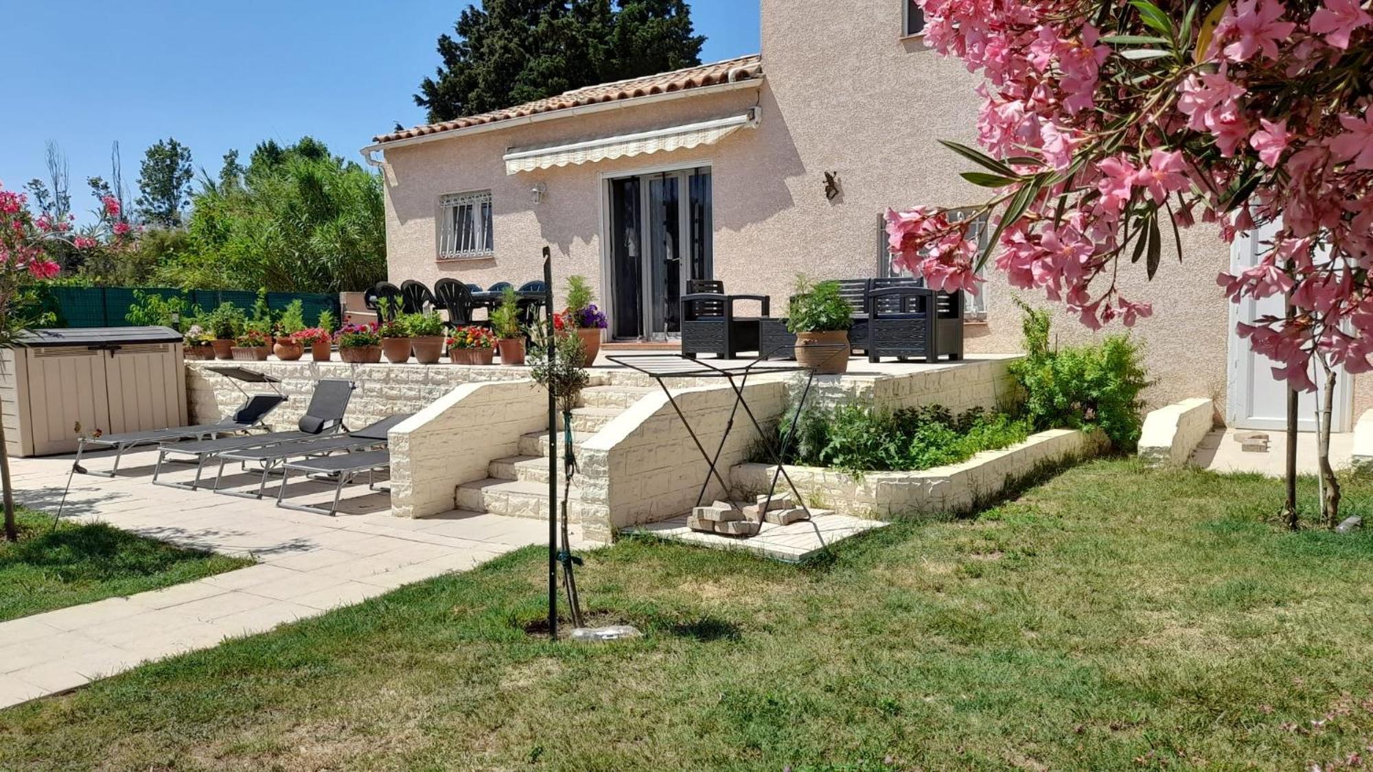 Villa Avec Plage A Pied Et Grande Piscine Сен Мари ла Мер Екстериор снимка